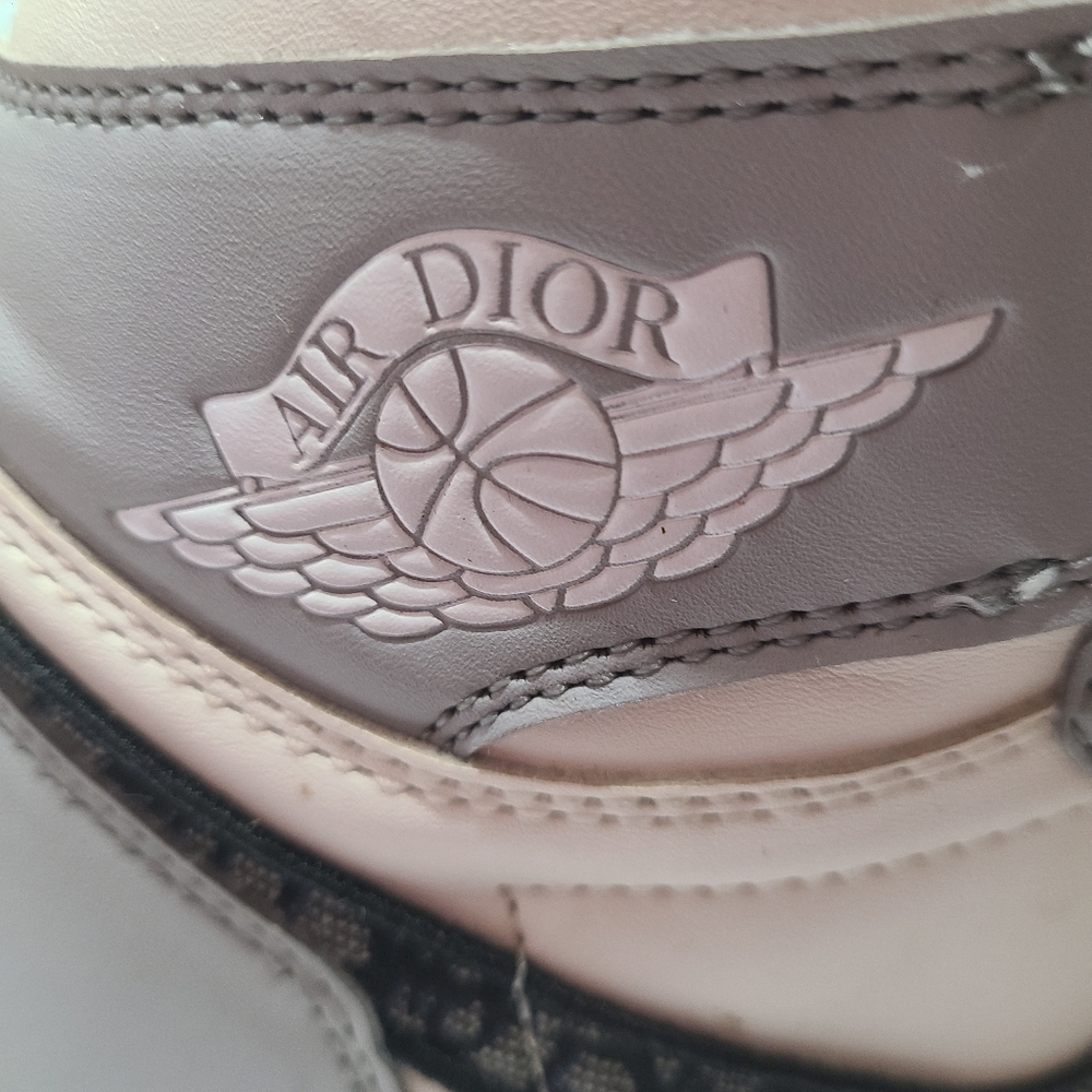 DIOR AIR - Picture 7 of 9